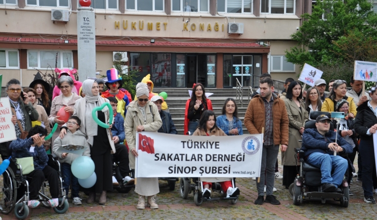 Sinop’ta Engelliler Haftası etkinlikleri yürüyüşle başladı