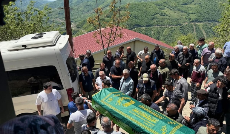 Denizde boğulan lise öğrencisi toprağa verildi