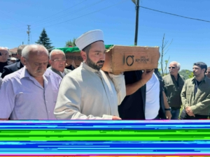 denizde-bogulan-lise-ogrencisinin-cenazesi-defnedildi