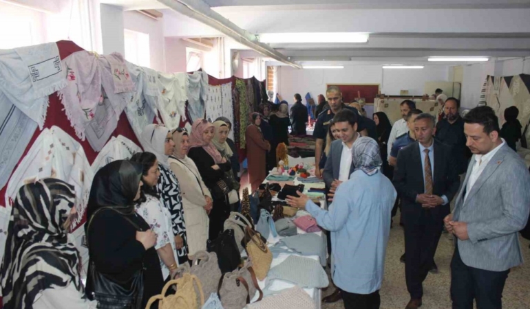 el-emegi-urunler-sergilendi