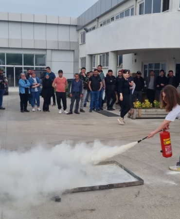 fabrika-calisanlarina-yangina-mudahale-egitimi