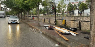 firtina-telleri-kopardi-cati-ucurdu