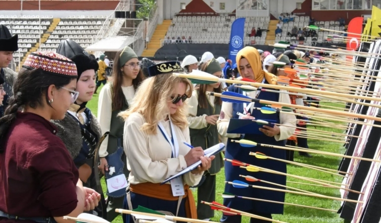Geleneksel Türk okçuluğu rüzgarı esti