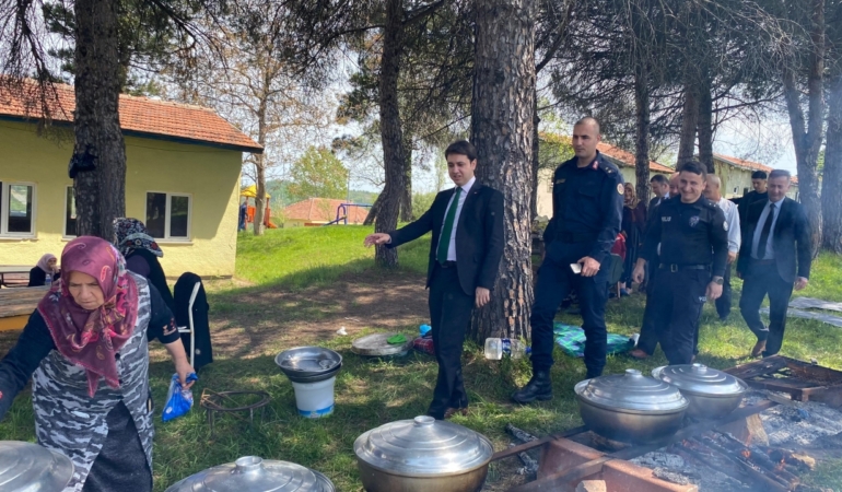 ilce-halki-hidirellez-senliginde-bulustu