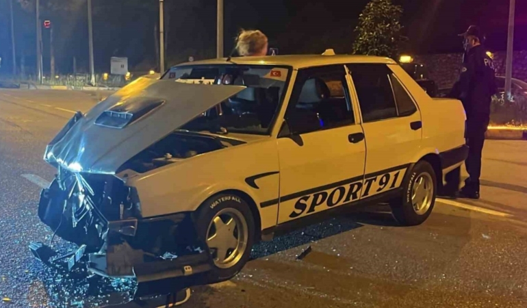 Karabük’te kaza: İki otomobil çarpıştı: 4 yaralı var