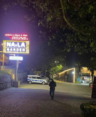 kina-toreninde-davetlilerin-uzerine-disko-topu-dustu-3-yarali