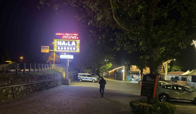 Kına töreninde davetlilerin üzerine disko topu düştü: 3 yaralı