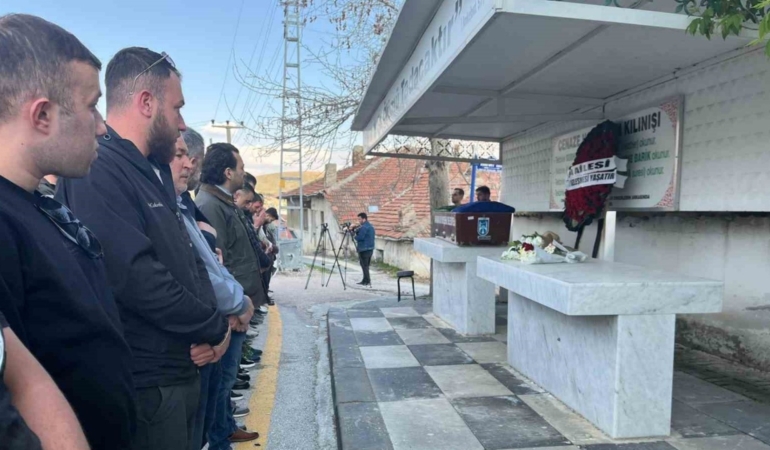 Komşusunun öldürdüğü genç kız toprağa verildi