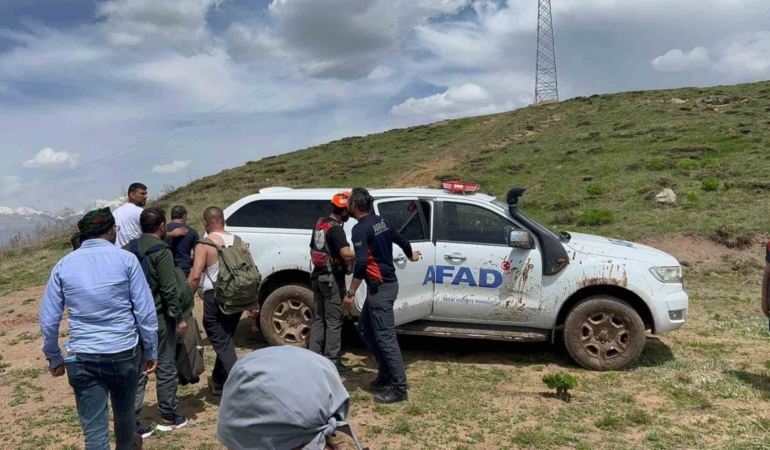 mantar-toplarken-kayadan-dusen-vatandas-ekiplerce-kurtarildi