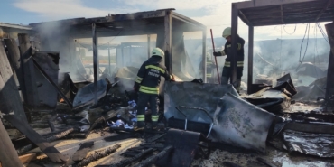 KONYA'DA OKUL İNŞAATINDA 7 KONTEYNER YANDI