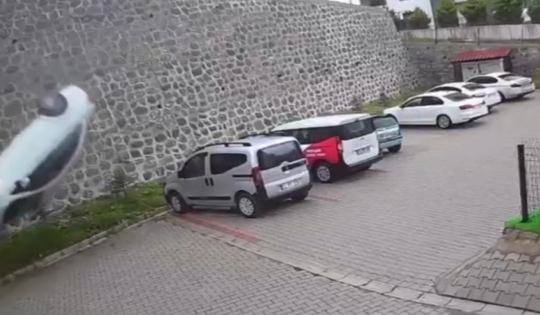 otomobil-bahceye-uctu-1-olu