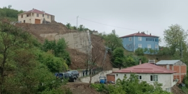 Samsun'da toprak kayması sonucu istinat duvarı çöktü