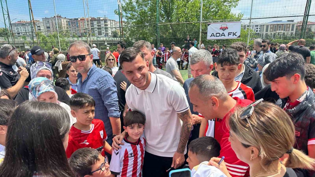 samsunsporlu-oyunculardan-sporcu-miniklere-ziyaret