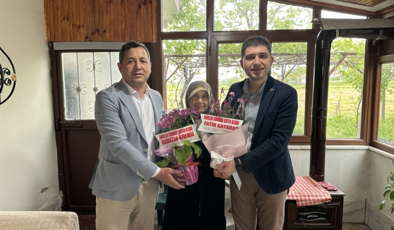 sehit-annesine-anneler-gunu-ziyareti