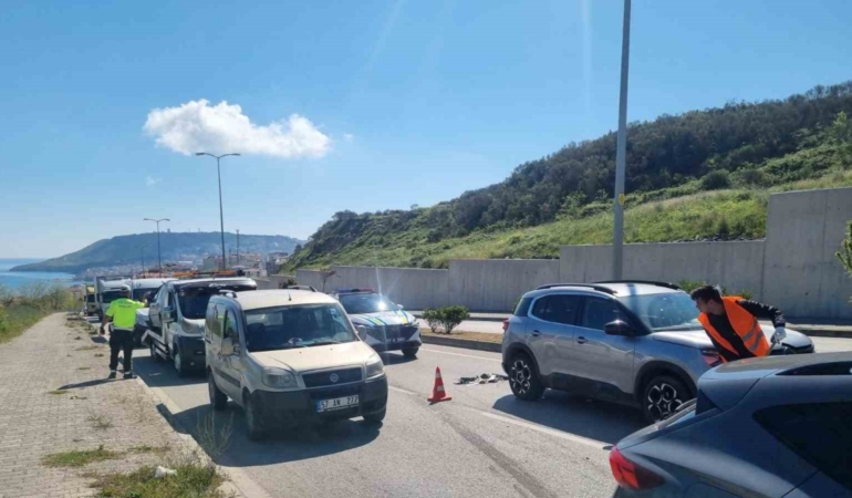 Sinop’ta 3 aracın karıştığı zincirleme kaza: 2 yaralı