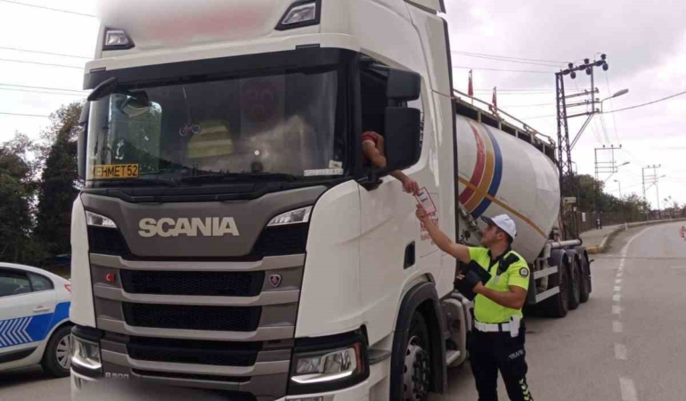 Sinop’ta ağır tonajlı araç sürücülerine uyarı yapıldı