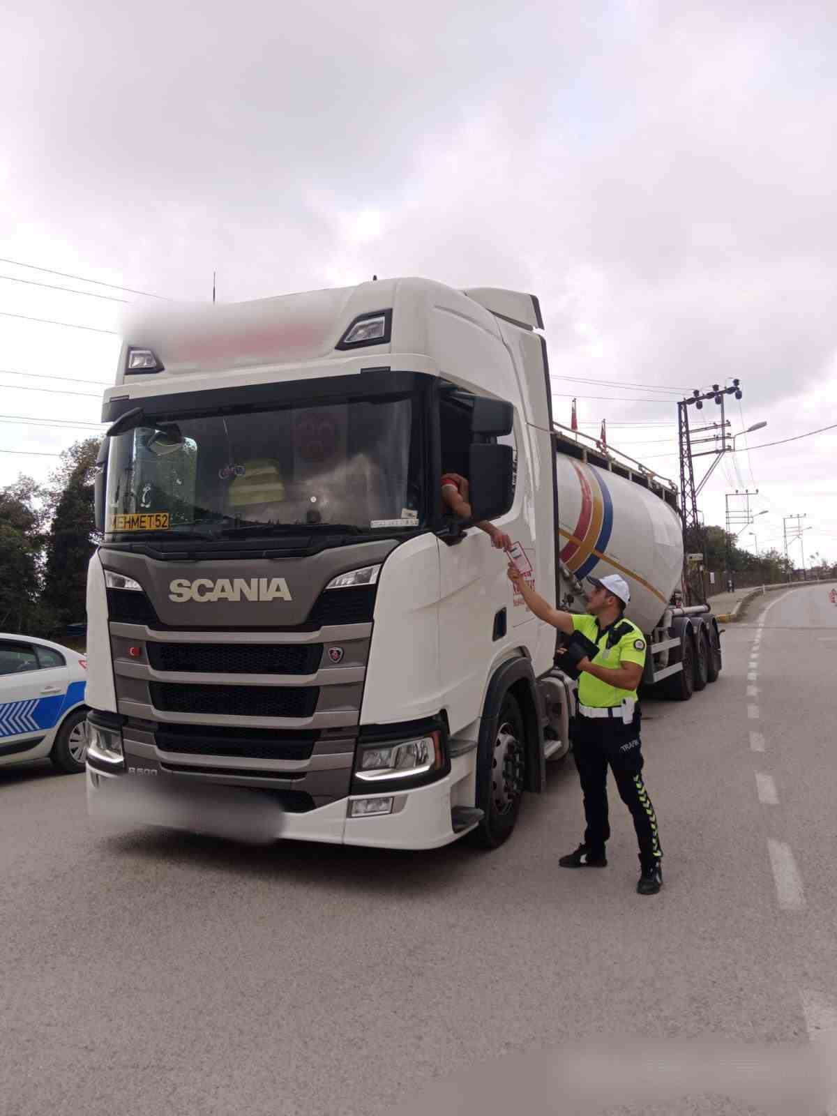 SİNOP'TA AĞIR TONAJLI ARAÇ SÜRÜCÜLERİNE UYARILAR