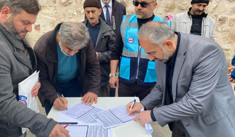 Sinop’ta, “Aileyi korumak için ekrandaki çürümeye son ver” imza kampanyası