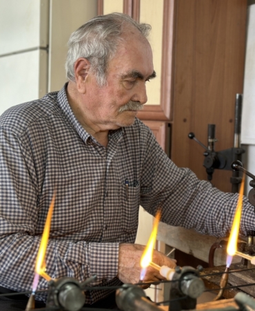 sinopta-baba-ogul-geleneksel-zanaati-yasatiyor