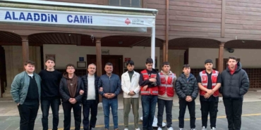 sinopta-gencler-sabah-namazinda-bulustu