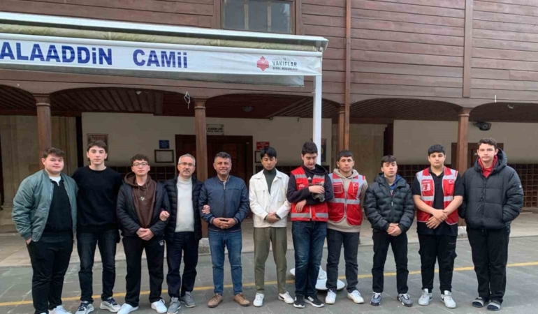 Sinop’ta gençler sabah namazında buluştu