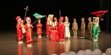 SİNOP'TA MİNİKLERDEN YIL SONU GÖSTERİSİ