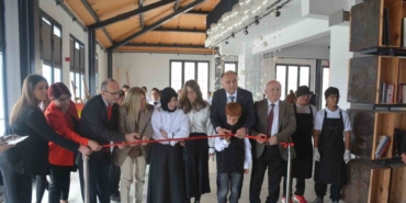 sinopta-ozelim-cocuk-korosu-ve-karma-sanat-sergisi-duzenlendi