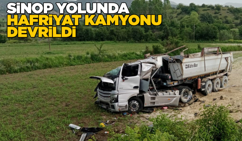 Hafriyat kamyonu yoldan çıkarak şarampole devrildi