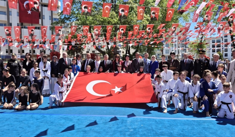 Sinop’ta 19 Mayıs coşkuyla kutlandı