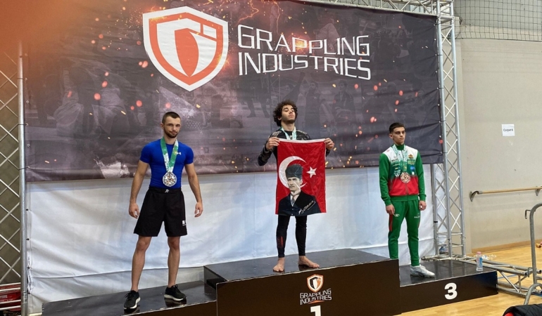 Sinoplu sporcudan uluslararası başarı