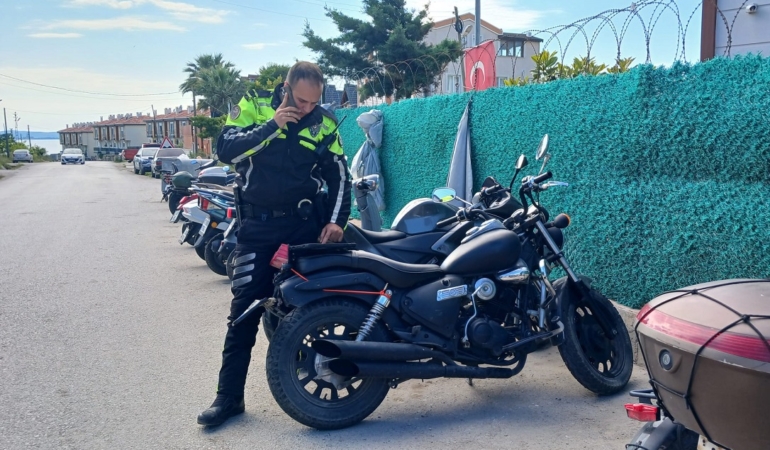 Trafikten çekme belgeli motosiklet otoparka çekildi