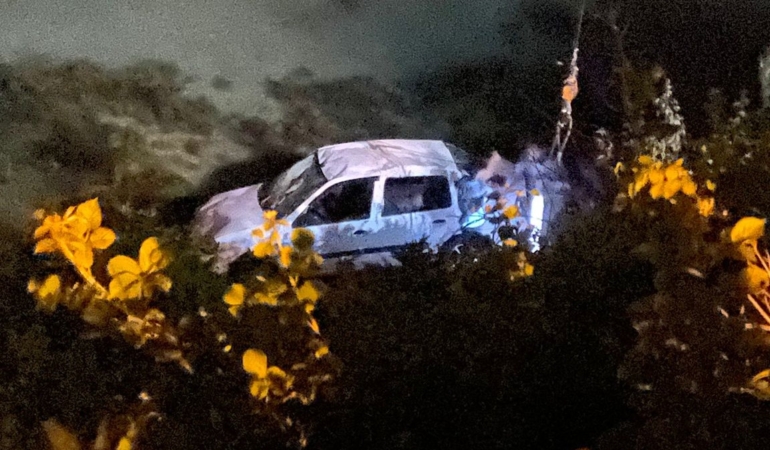 Sinop’ta bir otomobil denize uçtu