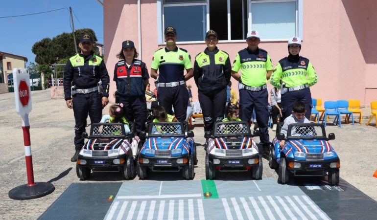 Jandarmadan özel öğrencilere anlamlı ziyaret