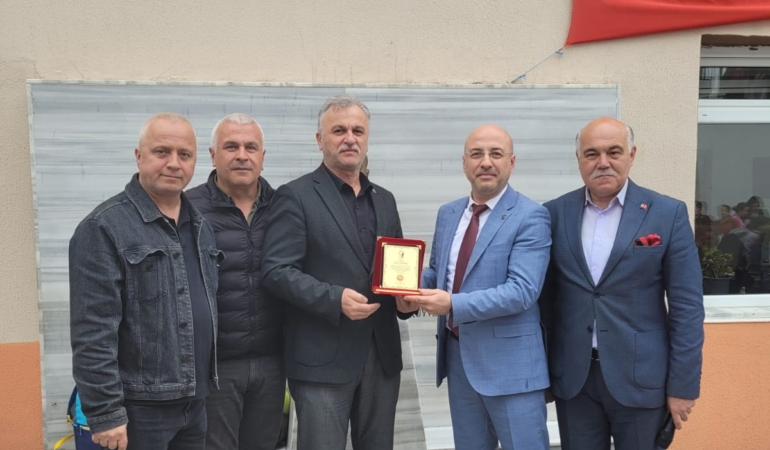 THK, en fazla bağışı toplayan müdürü onurlandırdı