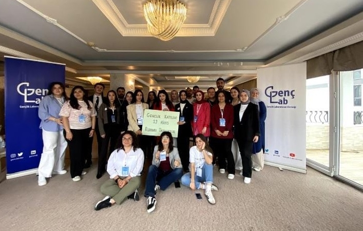 Sinoplu gençler Samsun’daki gençlik çalıştayında söz sahibi oldu