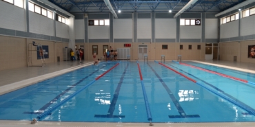 yenilenen-yari-olimpik-yuzme-havuzu-hizmete-acildi