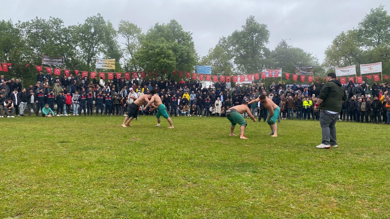 yusuflu-gures-senligi-yagmura-ragmen-hiz-kesmedi