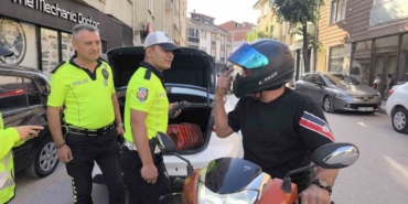 1-ayda-10-kez-ceza-yedi-polise-gidip-tesekkur-etti