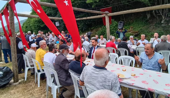20250614-boyalicada-geleneksel-yagmur-duasi-ve-keskek-senligi-yogun-katilimla-gerceklesti-120680-d9c68d59dd67efd244d3