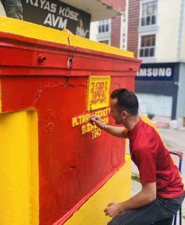 "Şampiyon Çeşme" bu yıl yine Galatasaray'ın renklerine boyandı