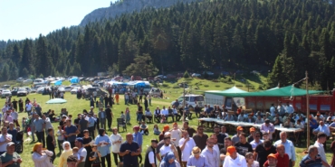 TÜRKELİ'DE BAYRAM COŞKUSU YAYLADA YAŞANDI