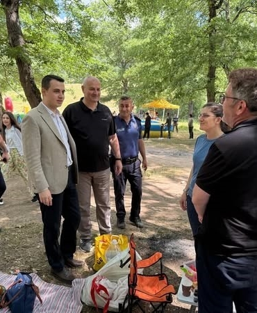 AİLE PİKNİĞİNDE BİR ARAYA GELDİLER