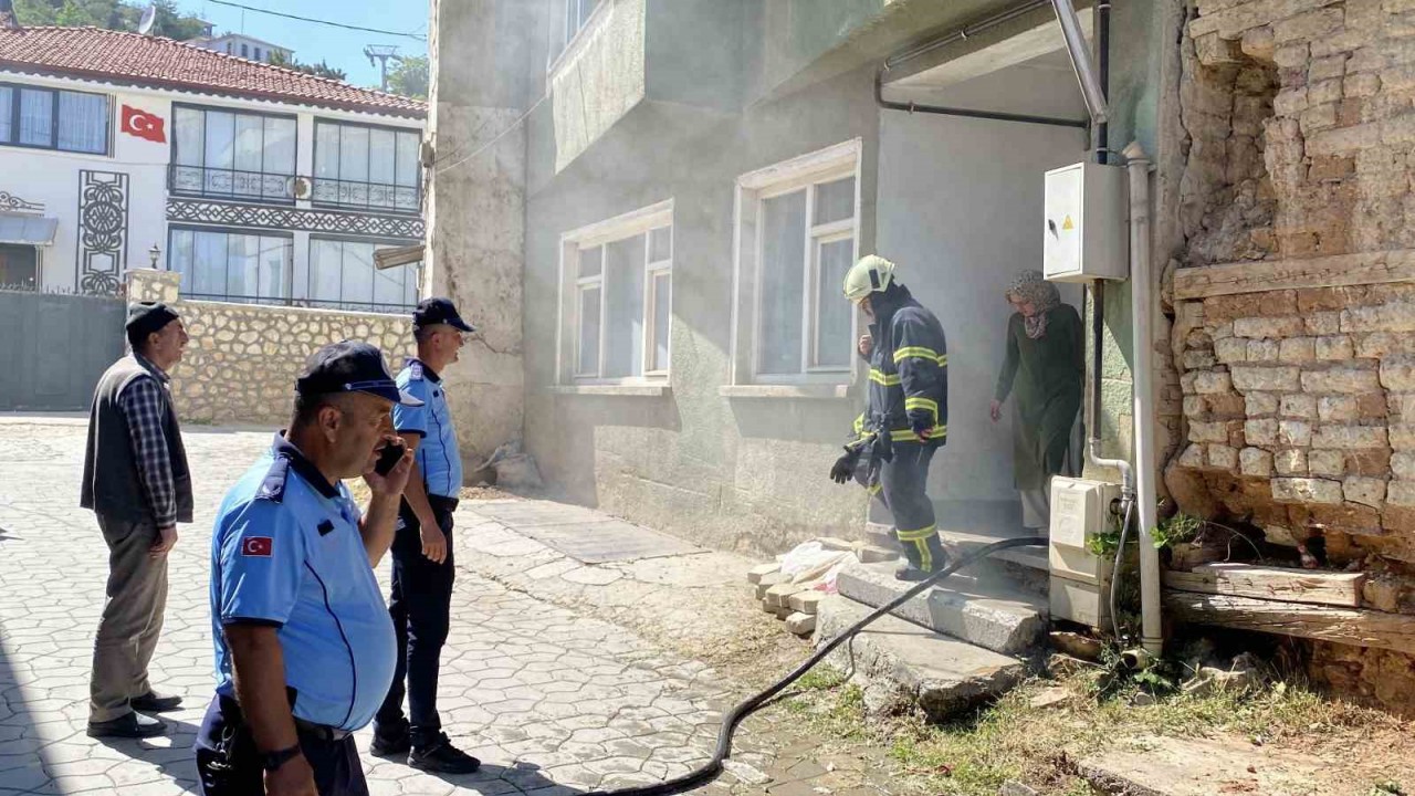 binanin-bodrum-katinda-yangin-cikti