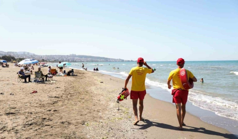 Cankurtaranlar 18 günde 26 kişiyi ölümden kurtardı