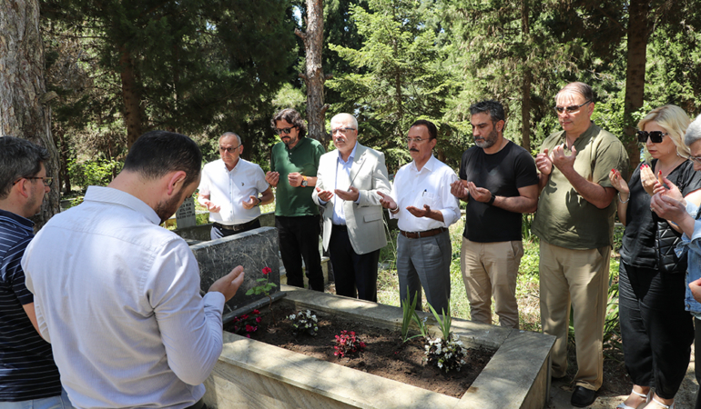 Sinoplu şair mezarı başında anıldı