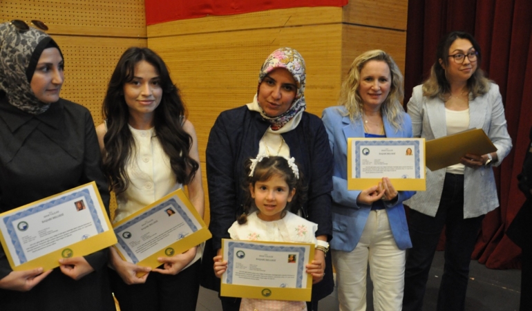 Sinop’ta mesleğinde fark yaratan öğretmenler ödüllendirildi