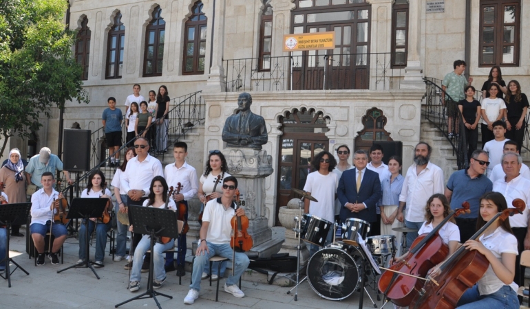 Güzel Sanatlar Lisesi öğrencilerinden yıl sonu konseri