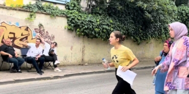 YKS'DE DAKİKALARLA YARIŞ FİLM SAHNESİNİ ARATMADI 1 DAKİKA KALABÖYLEYETİŞTİ