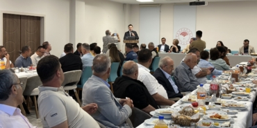 gerze-kaymakami-arabaciya-veda-yemegi