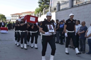 HAYATINI KAYBEDEN POLİS MEMURU TÖRENLE MEMLEKETİNE YOLCU EDİLDİ